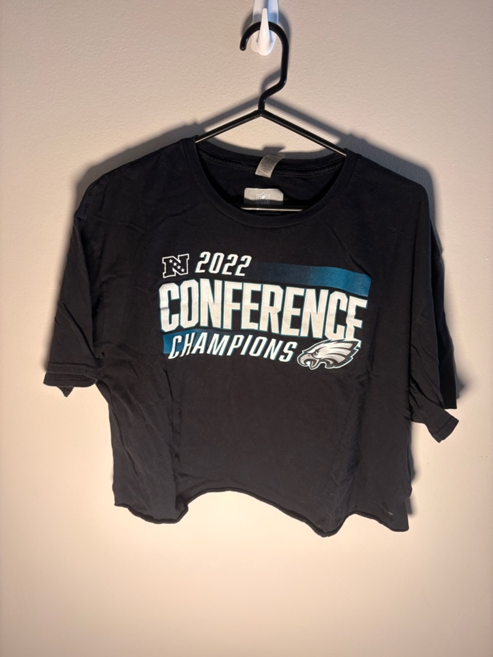 NFL 2022 Eagles Conference Champions Crop Top - Black